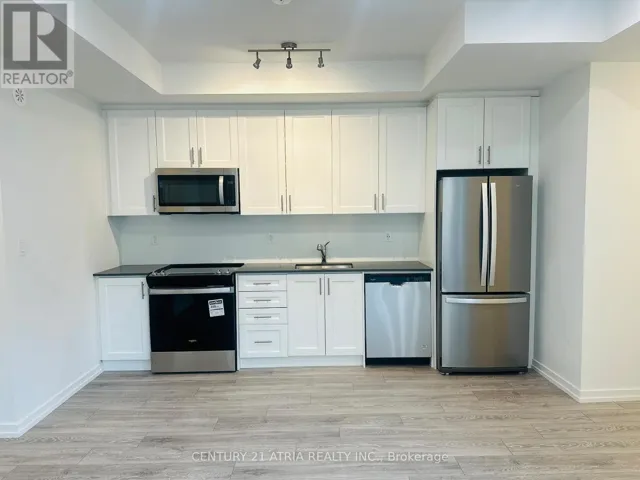 14 - 22 LYTHAM GREEN CIRCLE, Newmarket (Glenway Estates), Ontario L3Y0H5