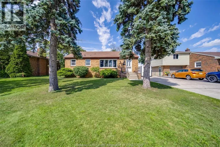 557 VICTORY, LaSalle, Ontario N9J1V5