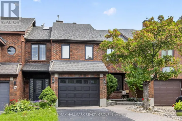 19 WINDEYER CRESCENT, Ottawa, Ontario K2K2P6