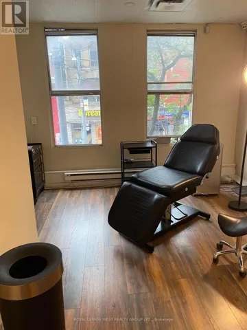 2ND FLOOR - 261 QUEEN STREET W, Toronto (Waterfront Communities), Ontario M5V1Z4