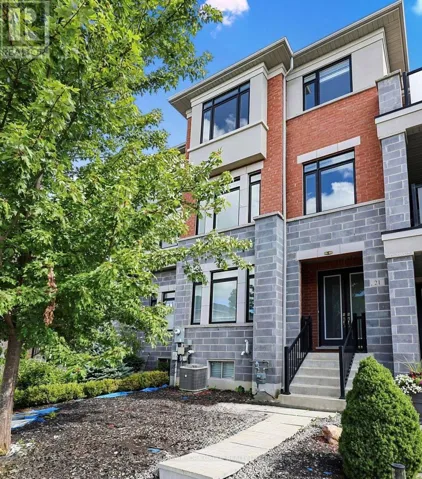 21 SPARKS STREET, Aurora, Ontario L4G0Z9