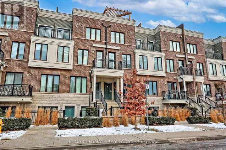 31 - 70 EASTWOOD PARK GARDENS, Toronto (Long Branch), Ontario M8W0B1