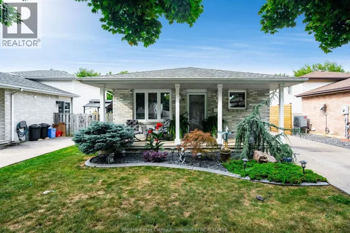 2677 Robert ROAD, Windsor, Ontario N8W5L8