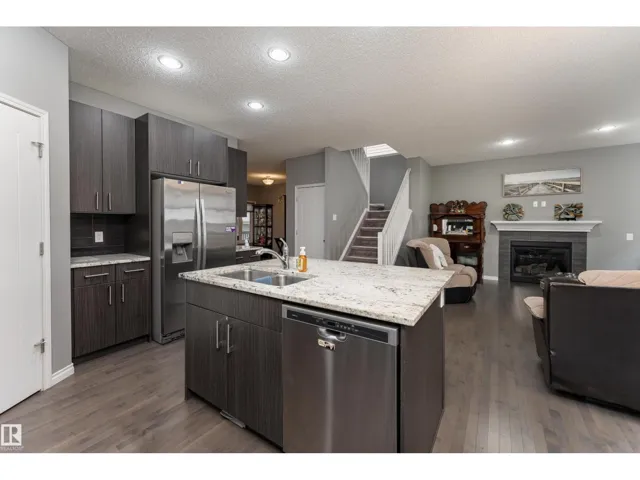 2055 REDTAIL CM NW, Edmonton, Alberta T5S0H3