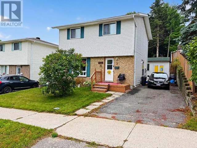 3 Stewart CRES, Elliot Lake, Ontario P5A3C3