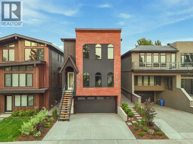 2220 8 Street NE, Calgary, Alberta T2M1S4