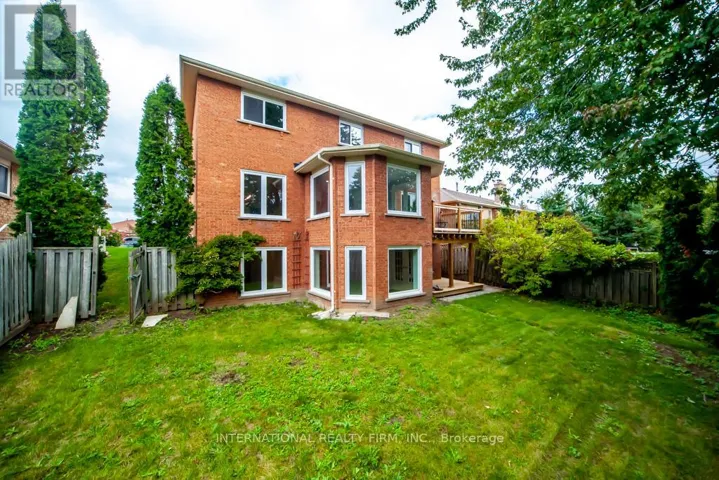 LOWER - 11 COATES CRESCENT, Richmond Hill (Oak Ridges Lake Wilcox), Ontario L4E2M3