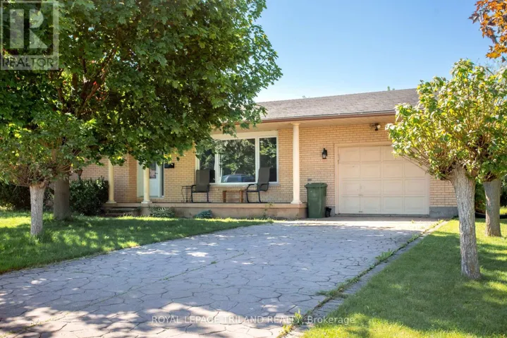 8 CROATIA COURT, St. Thomas, Ontario N5R5P6
