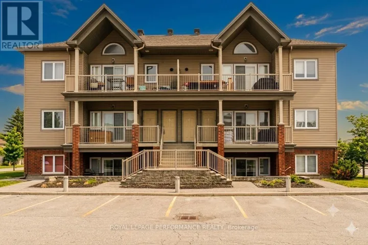 B - 135 HARTHILL WAY, Ottawa, Ontario K2J5V1