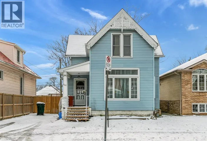 547 OAK, Windsor, Ontario N9A5E7