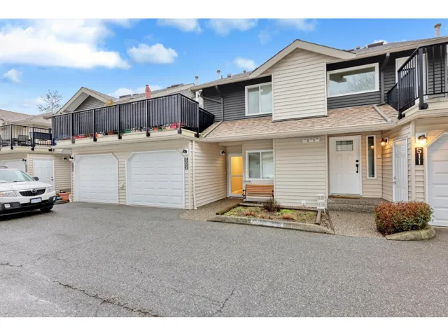 502 8972 FLEETWOOD WAY, Surrey, British Columbia V3R0T5