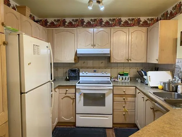 313 10756 N 138 STREET, Surrey, British Columbia V3T4K5