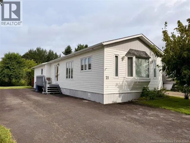 21 Mountain View Place, Campbellton, New Brunswick E3N3K8