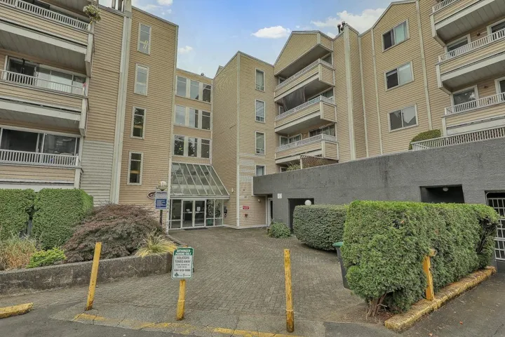 205 9644 134 STREET, Surrey, British Columbia V3T5M3
