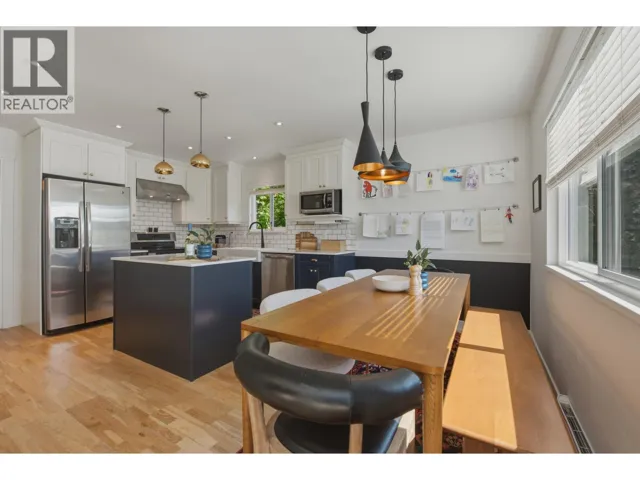 6 300 MAUDE ROAD, Port Moody, British Columbia V3H2X6