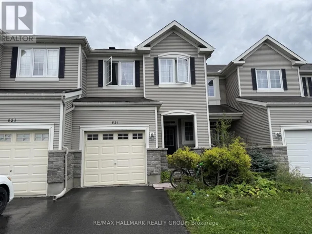 821 TABARET STREET, Ottawa, Ontario K2M0E4