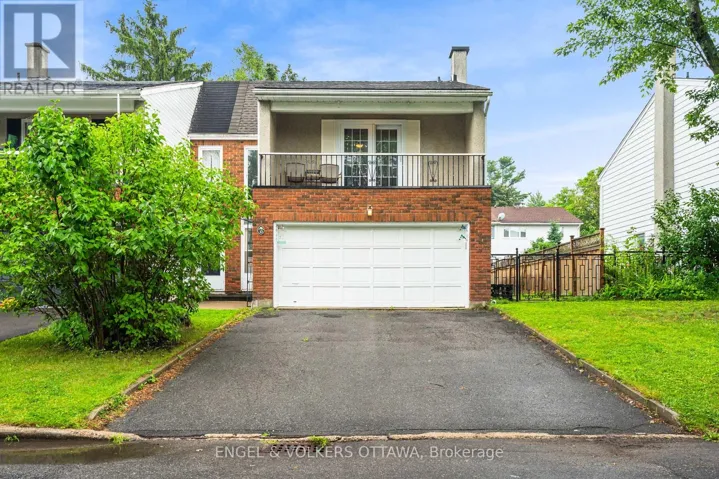 10 ESTELLE CRESCENT, Ottawa, Ontario K2H5X1