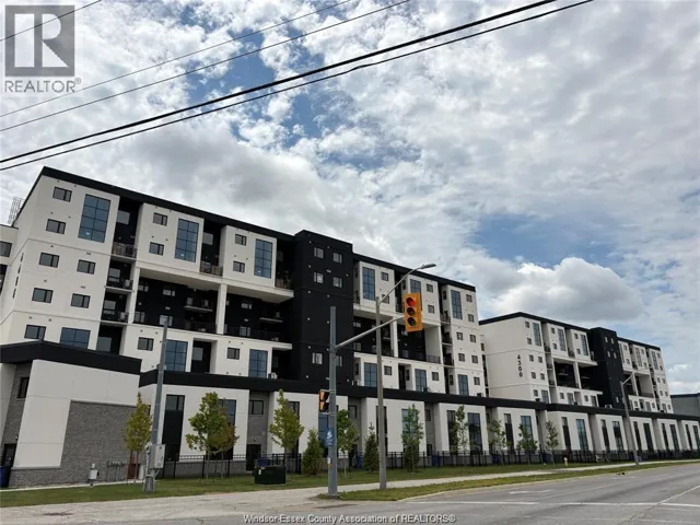4300 LAURIER PARKWAY Unit# 611, LaSalle, Ontario N9H0P8