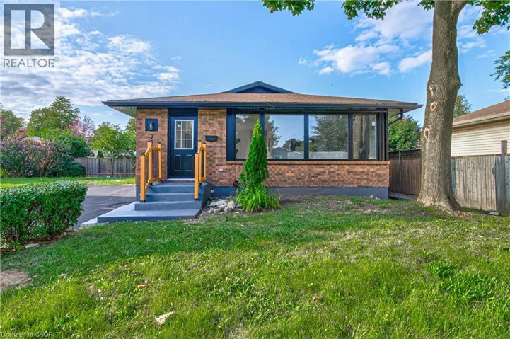 7385 NORTH DORSET Place, Niagara Falls, Ontario L2J3T3