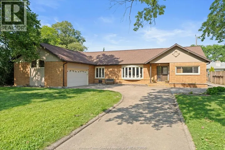 3740 OUELLETTE, Windsor, Ontario N9E3M7