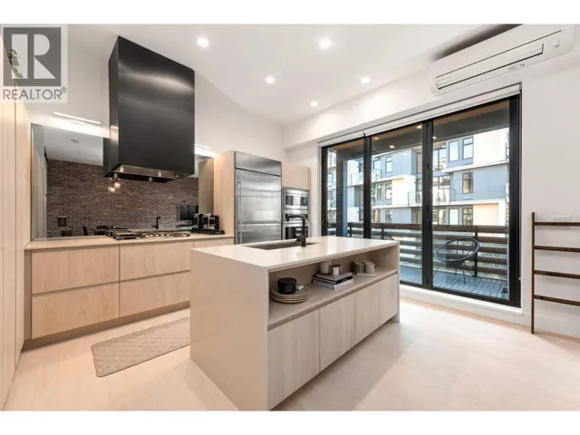 219 300 SALTER STREET, New Westminster, British Columbia V3M0L9