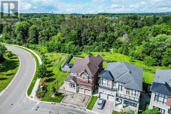 2 COTTONWOOD HOLLOW COURT, Aurora (Aurora Estates), Ontario L4G3L8