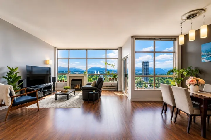 2001 14881 103A AVENUE, Surrey, British Columbia V3R0M5