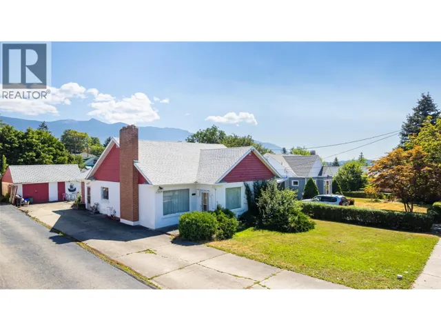 326 10th Avenue N, Creston, British Columbia V0B1G0