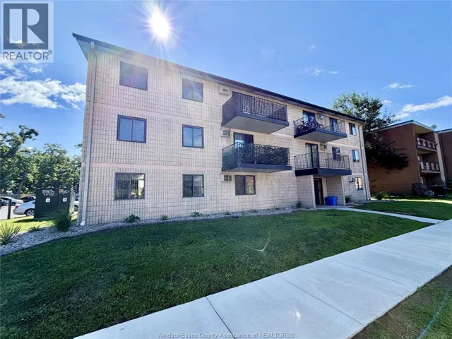 3355 SANDWICH Unit# 102, Windsor, Ontario N9C1B2