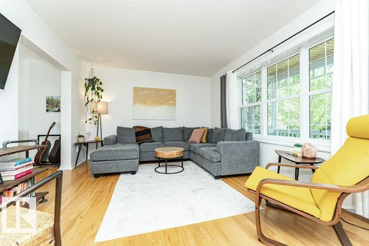 1539 KINROSS RD NW, Edmonton, Alberta T5E1Z9