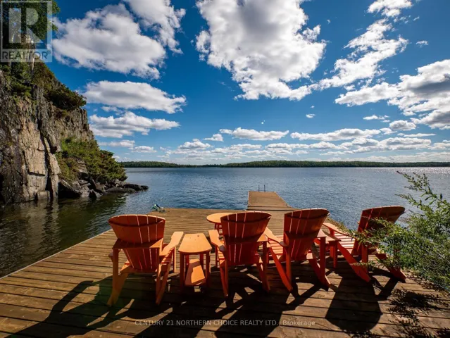 A15 CLEARWATER BAY, LAKE OF THE WOODS, W OF KEEWATIN, Ontario P0X1S0