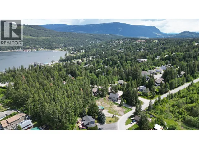 2902 Cedar Drive, Blind Bay, British Columbia V0E2W2