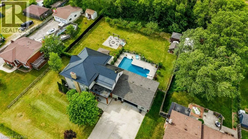 35 SCHWEITZER Street, Kitchener, Ontario N2K1B5