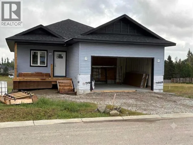 510 Whispering Greens Avenue, Vulcan, Alberta T0M0B0