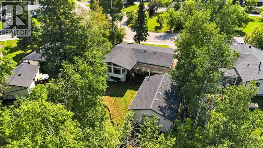 25 Crescent Heights, Fort McMurray, Alberta T9H1L6