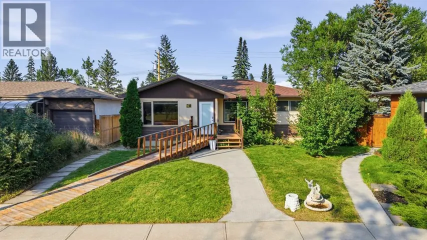 20 Rossburn Crescent SW, Calgary, Alberta T3C2N5
