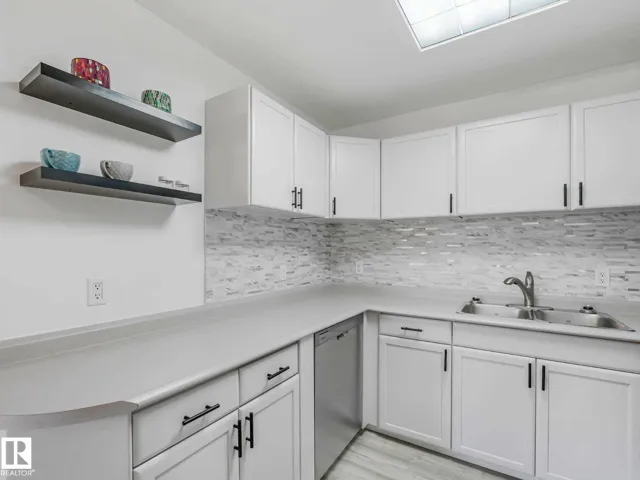 #104 10148 118 ST NW, Edmonton, Alberta T5K1Y4