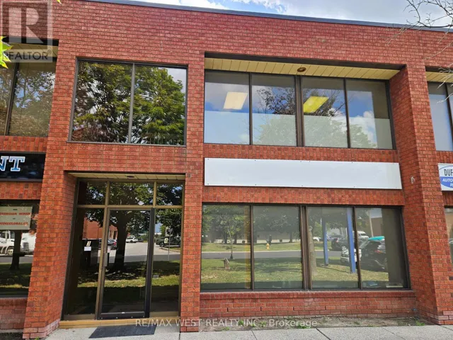 4 - 210 DRUMLIN CIRCLE, Vaughan (Concord), Ontario L4K3E3