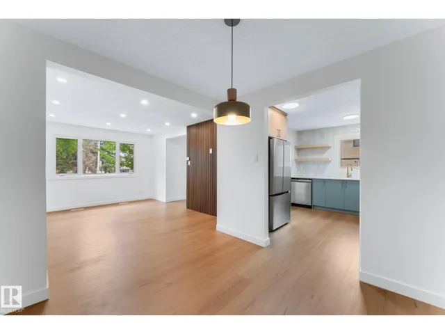 4 belmead gardens NW, Edmonton, Alberta T5T1J1