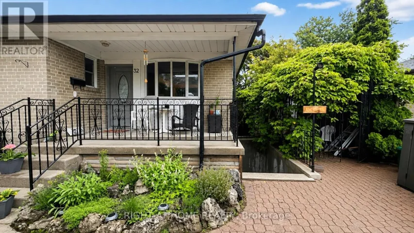 BASEMENT - 32 THRONCROFT CRESCENT, Ajax (South East), Ontario L1S2S2