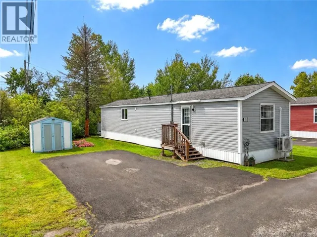 28 Douglas Crescent, New Maryland, New Brunswick E3C1Y8