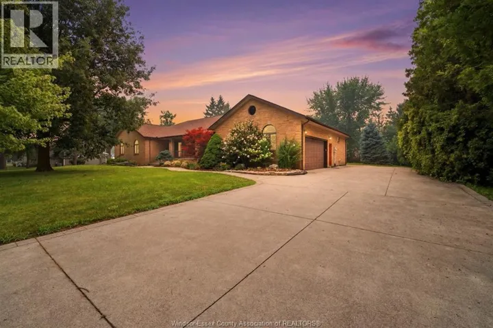 2073 Lesperance ROAD, Tecumseh, Ontario N8N1Y6