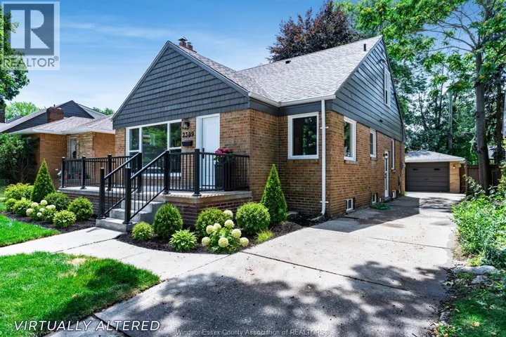 2309 Hall, Windsor, Ontario N8W2M1