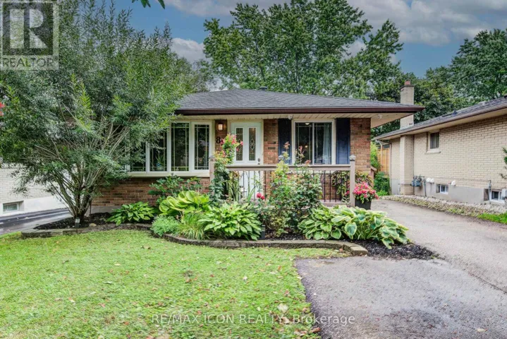 88 PINEDALE DRIVE, Kitchener, Ontario N2E1J7