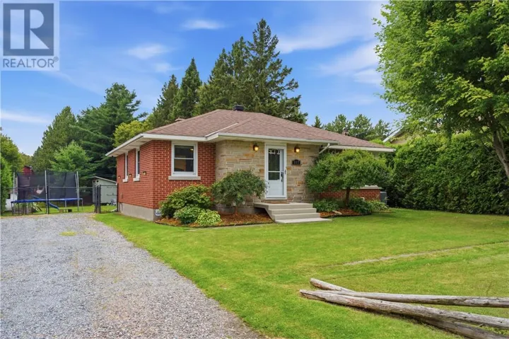 107 Patricia Street, Lively, Ontario P3Y1A5