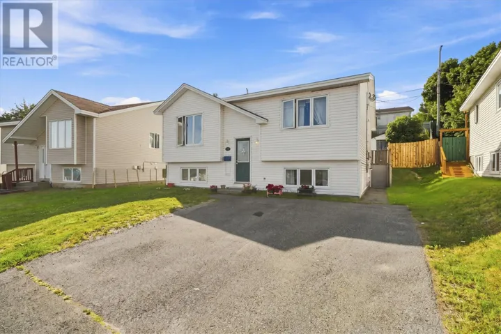 32 Greenspond Drive, St. John's, Newfoundland & Labrador A1E5Z8