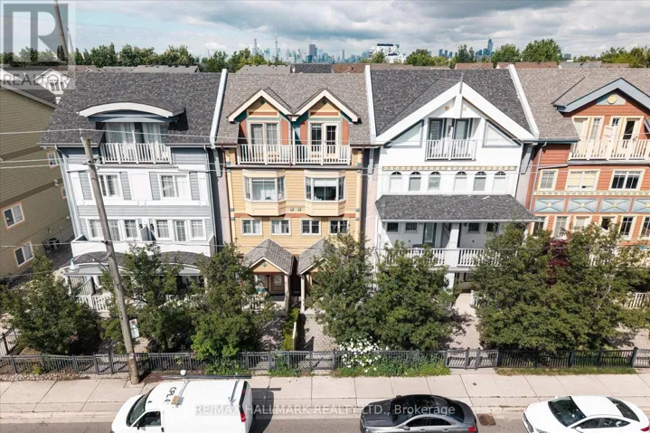 82 WOODBINE AVENUE, Toronto (The Beaches), Ontario M4L2A2