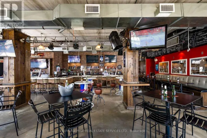 5043 CENTRE STREET, Niagara Falls (Clifton Hill), Ontario L2G3N8