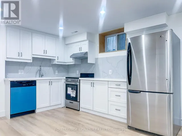 A102 - 27 MILLEN AVENUE, Hamilton (Centremount), Ontario L9A2T5