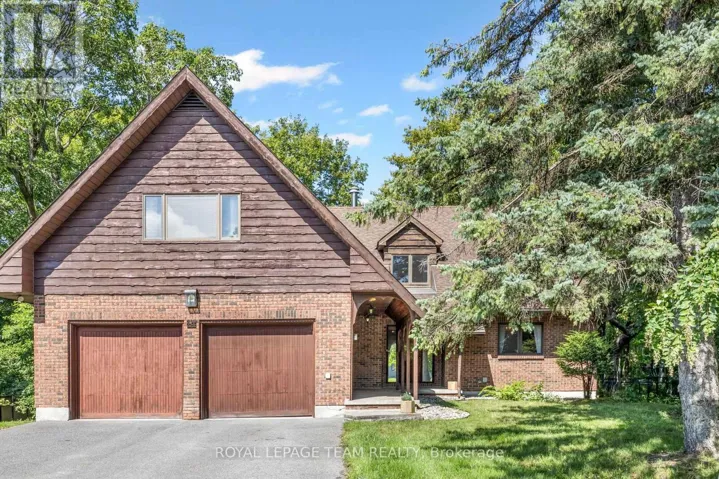 14 TAUNTON PLACE, Ottawa, Ontario K1J7J6